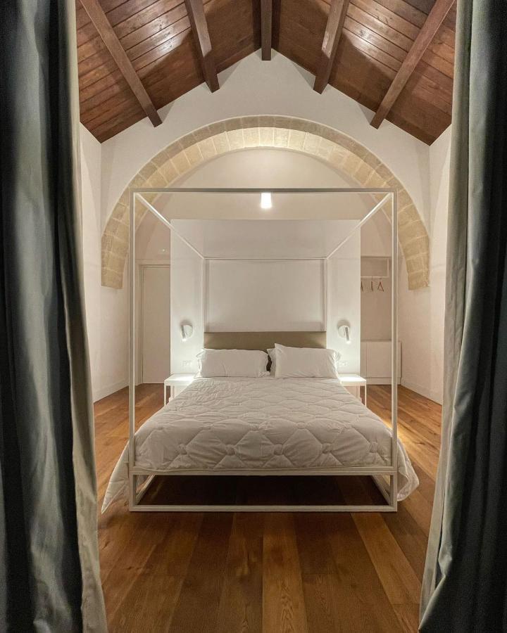 Hotel Saraceno Al Faro Taranto Bagian luar foto