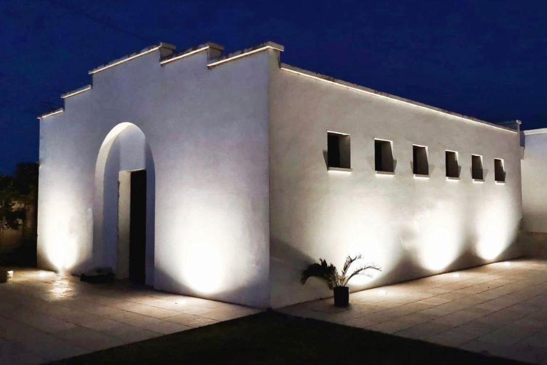 Hotel Saraceno Al Faro Taranto Bagian luar foto