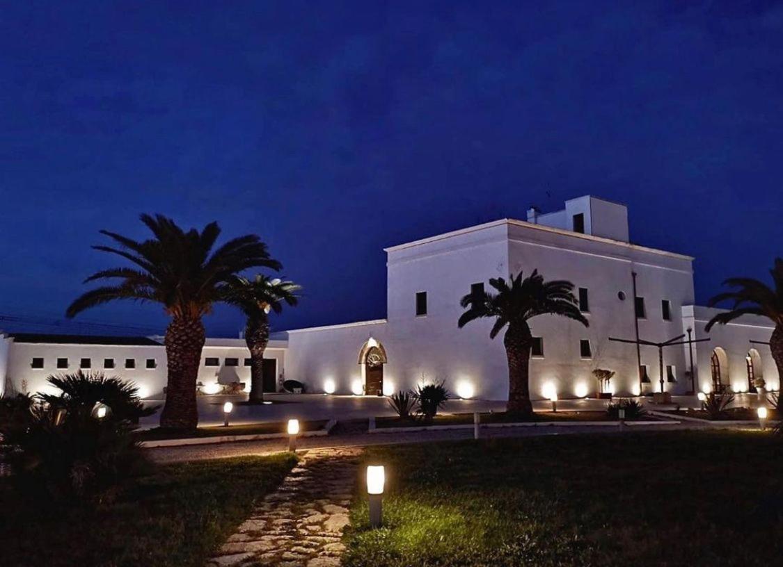 Hotel Saraceno Al Faro Taranto Bagian luar foto