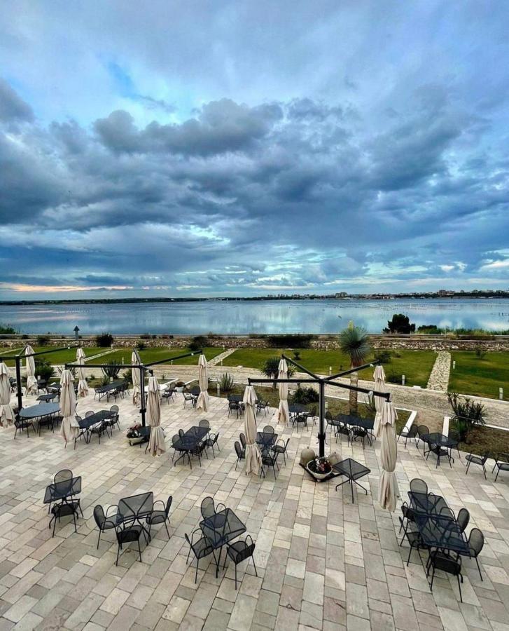 Hotel Saraceno Al Faro Taranto Bagian luar foto