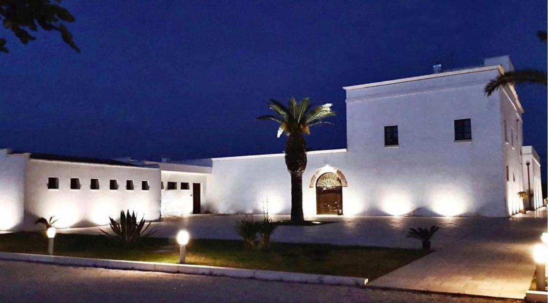 Hotel Saraceno Al Faro Taranto Bagian luar foto
