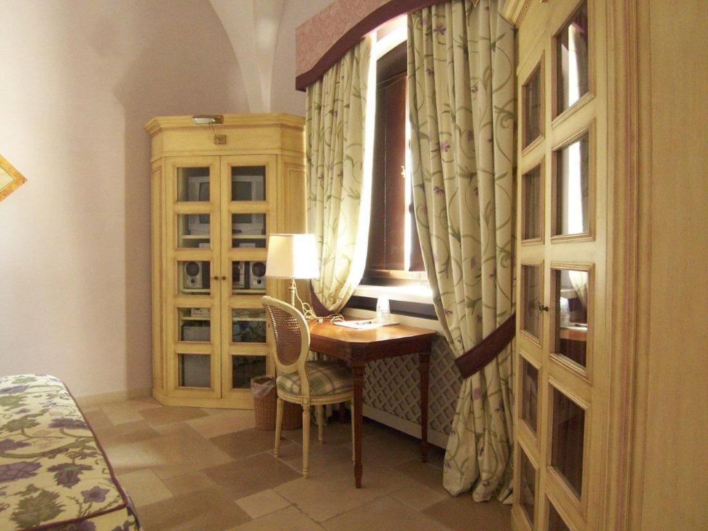 Hotel Saraceno Al Faro Taranto Ruang foto