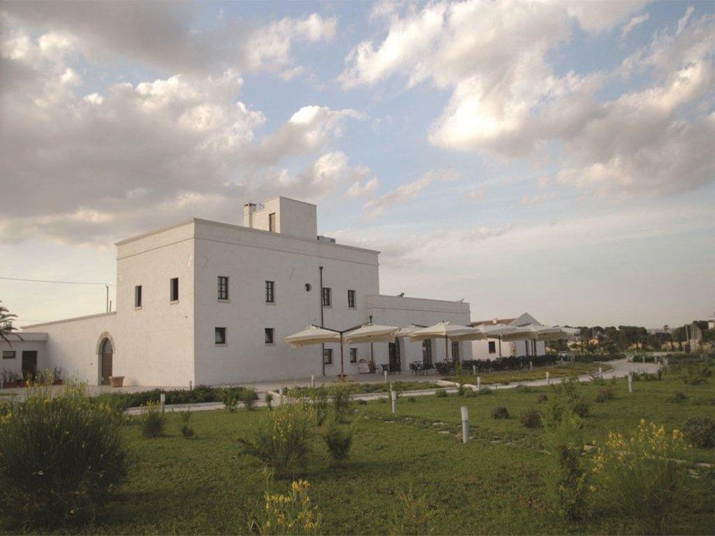 Hotel Saraceno Al Faro Taranto Bagian luar foto