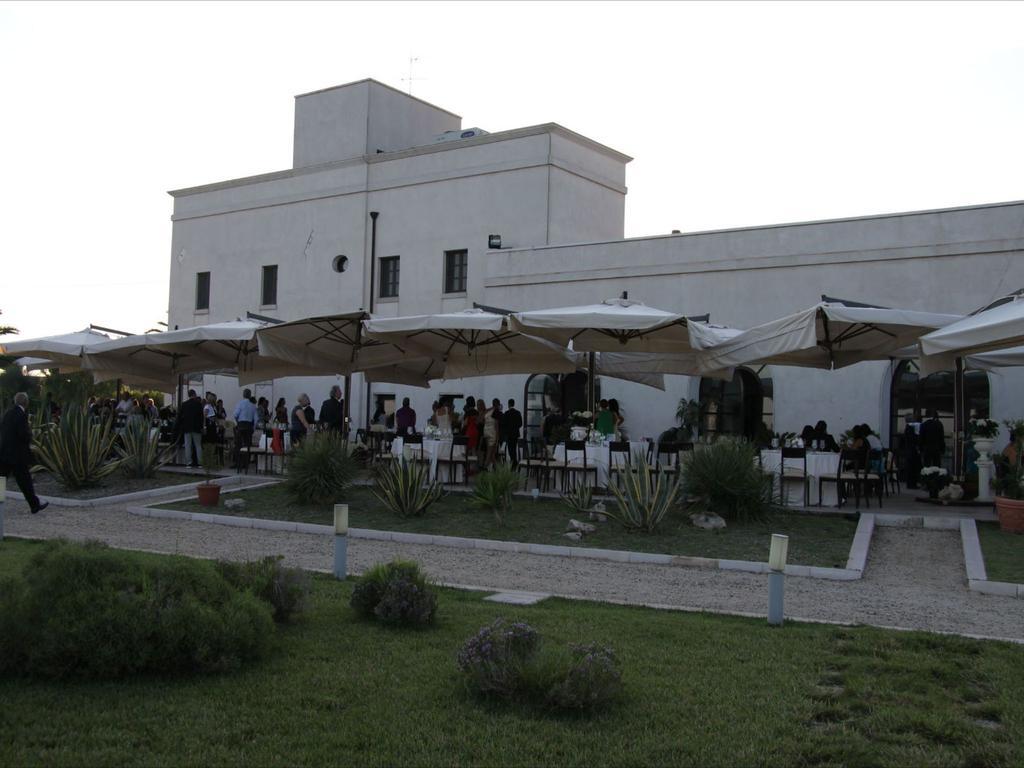Hotel Saraceno Al Faro Taranto Bagian luar foto