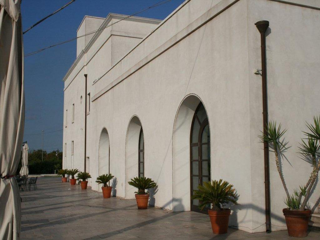 Hotel Saraceno Al Faro Taranto Bagian luar foto