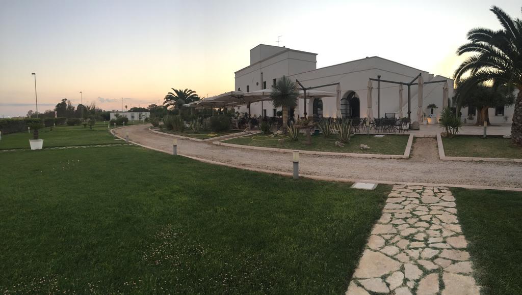 Hotel Saraceno Al Faro Taranto Bagian luar foto